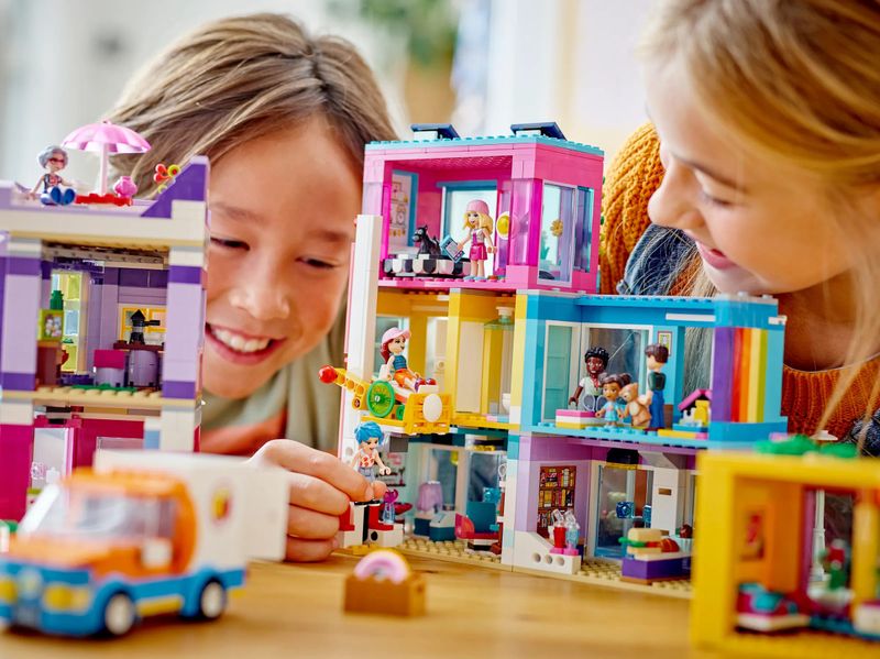 LEGO Friends Конструктор Будинок на центральній вулиці 41704 фото